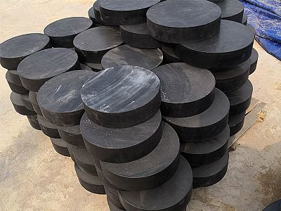 长丰县板式橡胶支座由若干层橡胶片与薄钢板经加压硫化